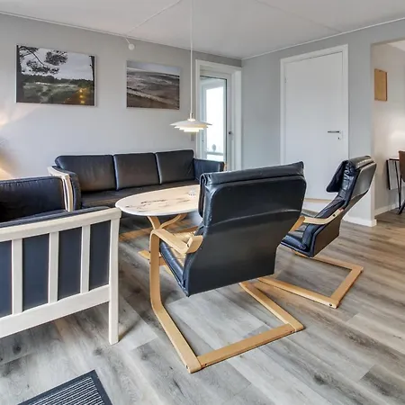 Apartment Anouk - 1-7km From The Sea By Interhome *